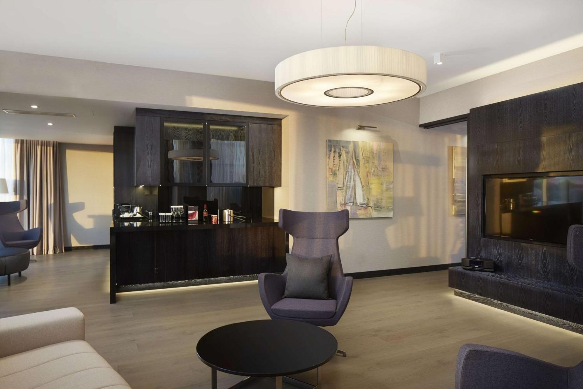 Hilton Park Hotell
