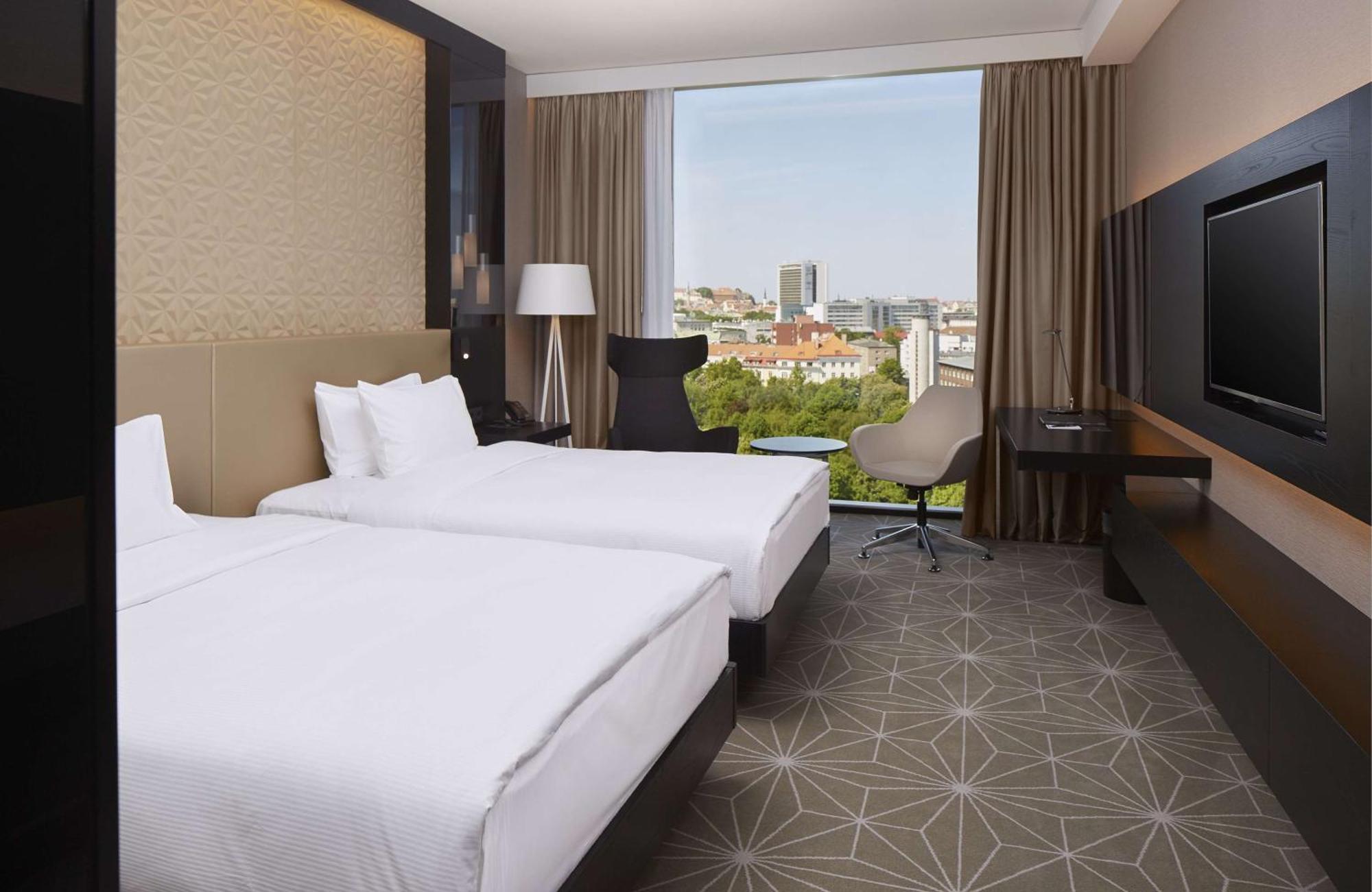 Hilton Park 4*