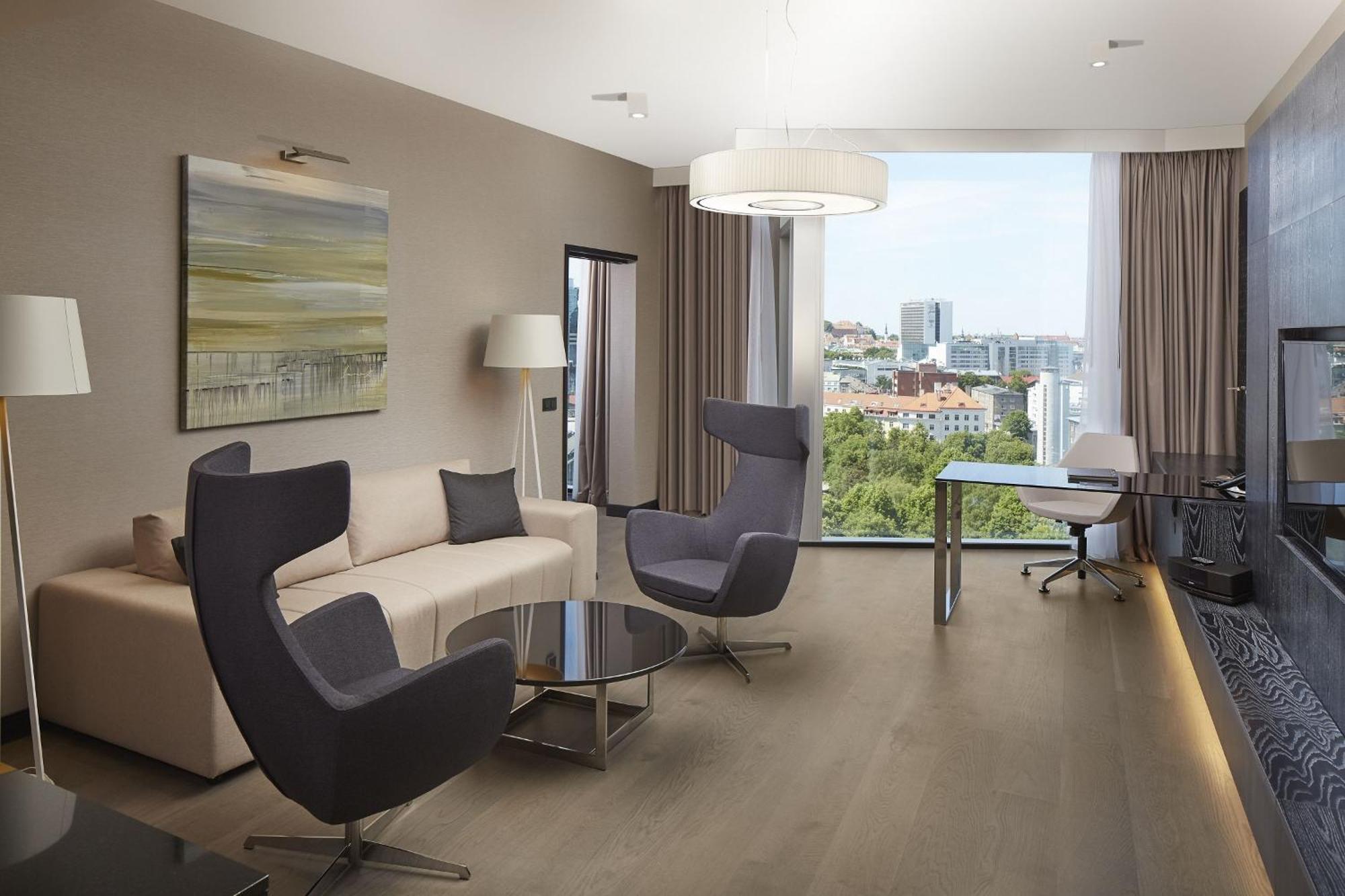 Hilton Park Hotel 4*