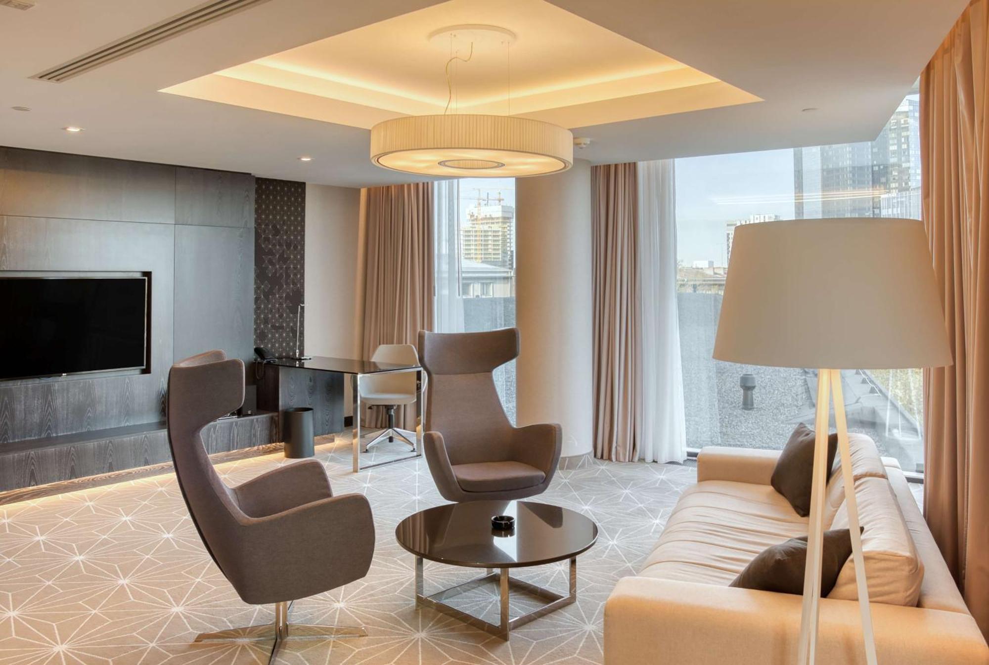 Hilton Park Hotel 4*